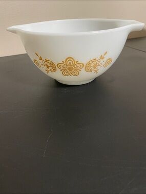 Vintage Pyrex Butterfly Gold Cinderella Bowl #441 1.5 Pint